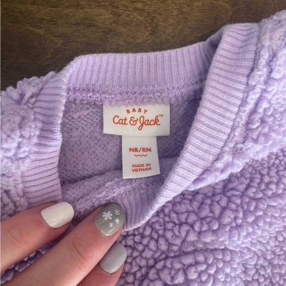 Cat & Jack purple NB fleece sweater with hearts - Picture 2 of 2